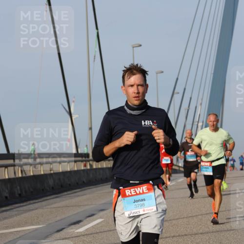 03.10.2026 - Köhlbrandbrückenlauf Strokosch-Dieckow http://msf.ph/oto/10602565 03.10.2026 09:38:29 Position 2 3798 meine-sportfotos.de
