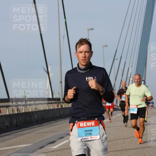 03.10.2026 - Köhlbrandbrückenlauf Strokosch-Dieckow http://msf.ph/oto/10602580 03.10.2026 09:38:29 Position 2 3798 meine-sportfotos.de