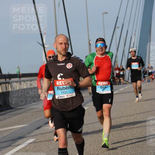 03.10.2026 - Köhlbrandbrückenlauf Strokosch-Dieckow http://msf.ph/oto/10602647 03.10.2026 09:38:35 Position 2 1531, 1479 meine-sportfotos.de