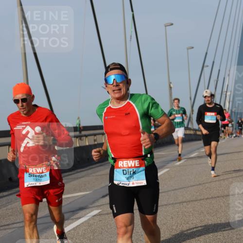 03.10.2026 - Köhlbrandbrückenlauf Strokosch-Dieckow http://msf.ph/oto/10602680 03.10.2026 09:38:36 Position 2 2, 1370, 1479 meine-sportfotos.de