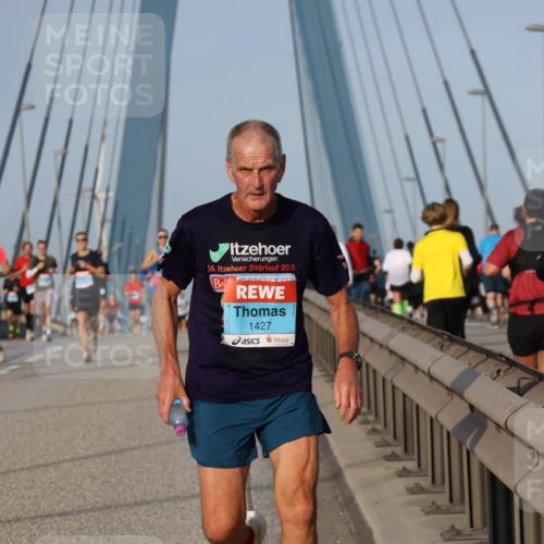 03.10.2026 - Köhlbrandbrückenlauf Strokosch-Dieckow http://msf.ph/oto/10602738 03.10.2026 09:38:44 Position 2 16, 2015, 1427 meine-sportfotos.de