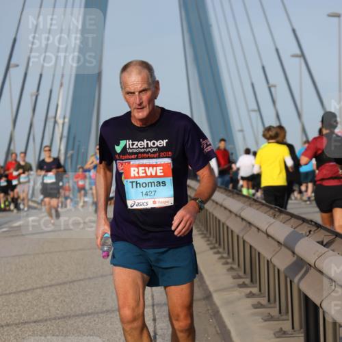 03.10.2026 - Köhlbrandbrückenlauf Strokosch-Dieckow http://msf.ph/oto/10602749 03.10.2026 09:38:45 Position 2 16, 2015, 1427 meine-sportfotos.de