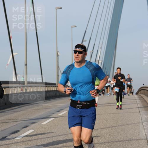 03.10.2026 - Köhlbrandbrückenlauf Strokosch-Dieckow http://msf.ph/oto/10602882 03.10.2026 09:39:02 Position 2  meine-sportfotos.de