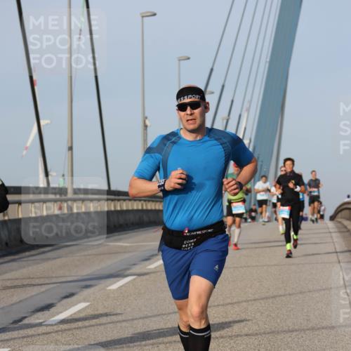 03.10.2026 - Köhlbrandbrückenlauf Strokosch-Dieckow http://msf.ph/oto/10602894 03.10.2026 09:39:02 Position 2  meine-sportfotos.de