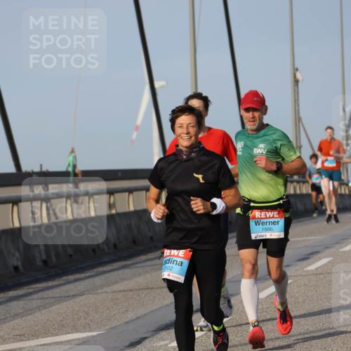 03.10.2026 - Köhlbrandbrückenlauf Strokosch-Dieckow http://msf.ph/oto/10602949 03.10.2026 09:39:08 Position 2 102, 1506 meine-sportfotos.de