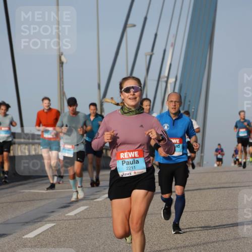 03.10.2026 - Köhlbrandbrückenlauf Strokosch-Dieckow http://msf.ph/oto/10603005 03.10.2026 09:39:12 Position 2 2211 meine-sportfotos.de