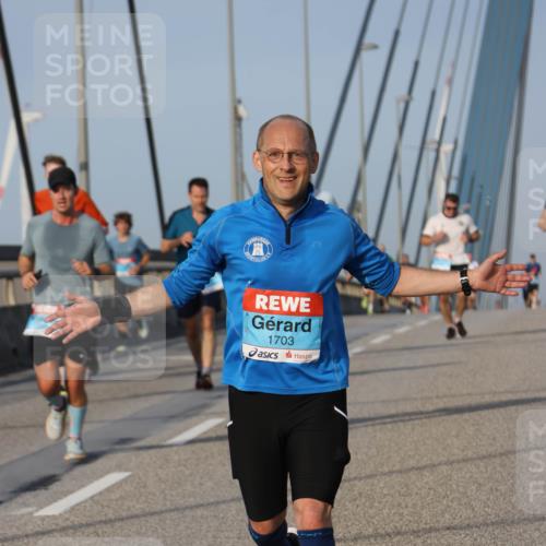 03.10.2026 - Köhlbrandbrückenlauf Strokosch-Dieckow http://msf.ph/oto/10603028 03.10.2026 09:39:15 Position 2 1703 meine-sportfotos.de
