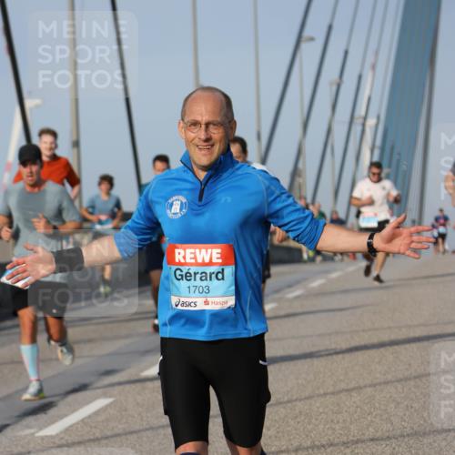 03.10.2026 - Köhlbrandbrückenlauf Strokosch-Dieckow http://msf.ph/oto/10603049 03.10.2026 09:39:16 Position 2 1703 meine-sportfotos.de