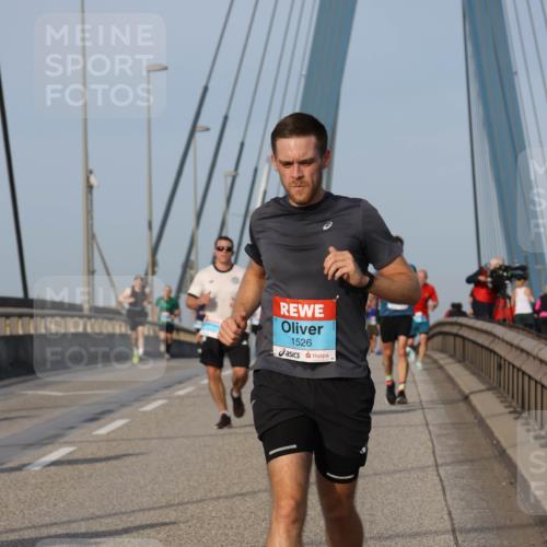 03.10.2026 - Köhlbrandbrückenlauf Strokosch-Dieckow http://msf.ph/oto/10603100 03.10.2026 09:39:21 Position 2 1526 meine-sportfotos.de