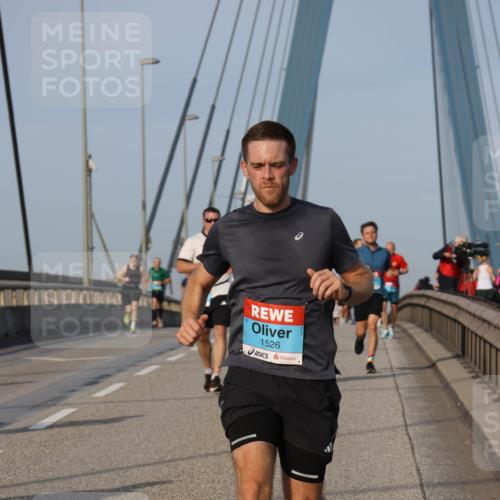 03.10.2026 - Köhlbrandbrückenlauf Strokosch-Dieckow http://msf.ph/oto/10603111 03.10.2026 09:39:21 Position 2 1526 meine-sportfotos.de