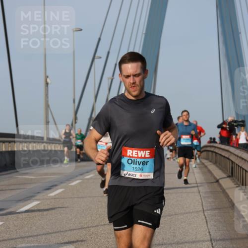 03.10.2026 - Köhlbrandbrückenlauf Strokosch-Dieckow http://msf.ph/oto/10603124 03.10.2026 09:39:22 Position 2 1526 meine-sportfotos.de