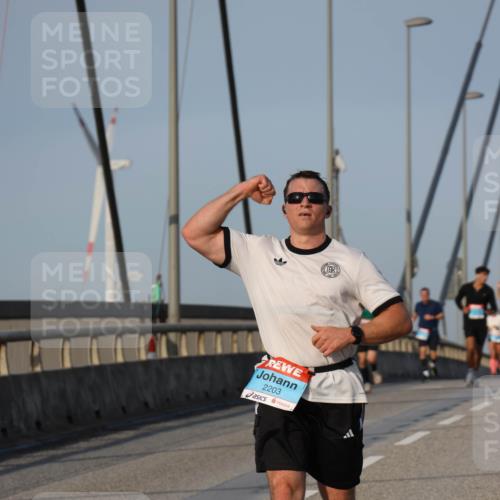 03.10.2026 - Köhlbrandbrückenlauf Strokosch-Dieckow http://msf.ph/oto/10603128 03.10.2026 09:39:26 Position 2 2203 meine-sportfotos.de