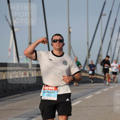 03.10.2026 - Köhlbrandbrückenlauf Strokosch-Dieckow http://msf.ph/oto/10603168 03.10.2026 09:39:27 Position 2 2203 meine-sportfotos.de