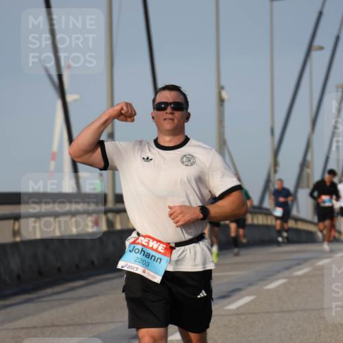 03.10.2026 - Köhlbrandbrückenlauf Strokosch-Dieckow http://msf.ph/oto/10603189 03.10.2026 09:39:27 Position 2 2203 meine-sportfotos.de