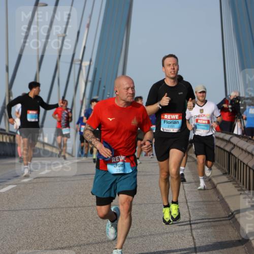 03.10.2026 - Köhlbrandbrückenlauf Strokosch-Dieckow http://msf.ph/oto/10603268 03.10.2026 09:39:33 Position 2 2340, 2151, 1944 meine-sportfotos.de