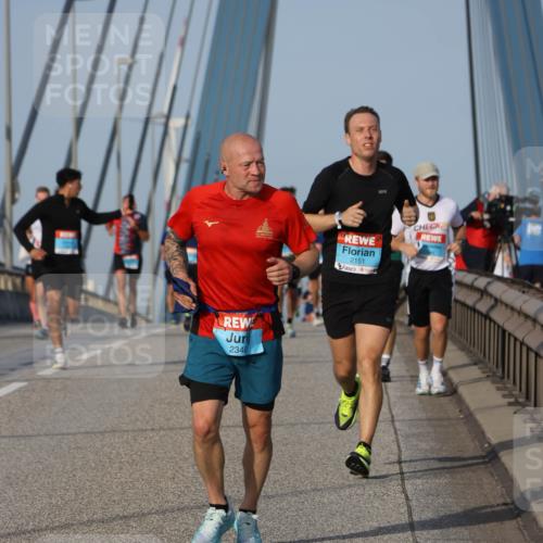 03.10.2026 - Köhlbrandbrückenlauf Strokosch-Dieckow http://msf.ph/oto/10603281 03.10.2026 09:39:33 Position 2 2340, 2151 meine-sportfotos.de
