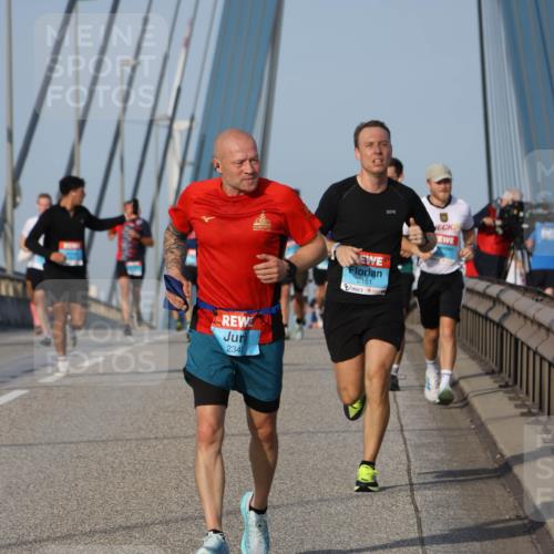 03.10.2026 - Köhlbrandbrückenlauf Strokosch-Dieckow http://msf.ph/oto/10603283 03.10.2026 09:39:33 Position 2 2340, 2151 meine-sportfotos.de