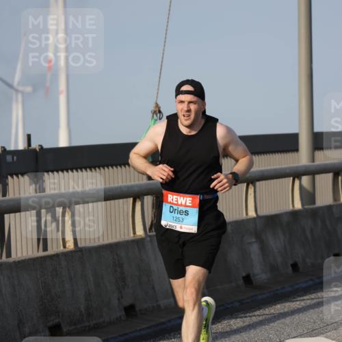 03.10.2026 - Köhlbrandbrückenlauf Strokosch-Dieckow http://msf.ph/oto/10603308 03.10.2026 09:39:36 Position 2 1253 meine-sportfotos.de