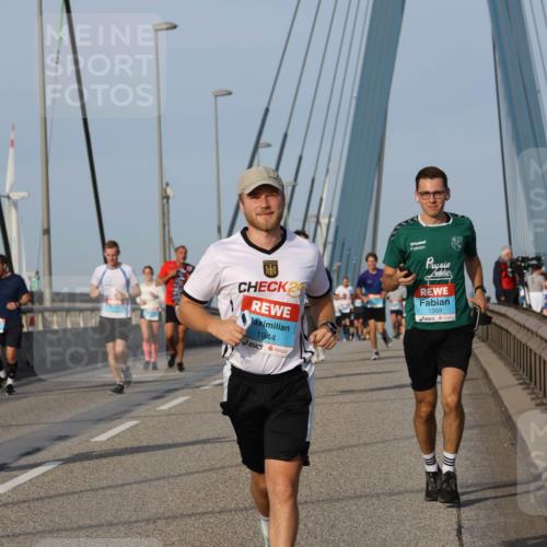 03.10.2026 - Köhlbrandbrückenlauf Strokosch-Dieckow http://msf.ph/oto/10603343 03.10.2026 09:39:40 Position 2 24, 1944, 1359 meine-sportfotos.de