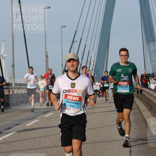 03.10.2026 - Köhlbrandbrückenlauf Strokosch-Dieckow http://msf.ph/oto/10603350 03.10.2026 09:39:40 Position 2 24, 1944, 1359 meine-sportfotos.de