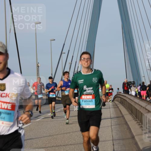 03.10.2026 - Köhlbrandbrückenlauf Strokosch-Dieckow http://msf.ph/oto/10603384 03.10.2026 09:39:41 Position 2 2, 44, 1350 meine-sportfotos.de