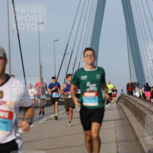 03.10.2026 - Köhlbrandbrückenlauf Strokosch-Dieckow http://msf.ph/oto/10603387 03.10.2026 09:39:42 Position 2  meine-sportfotos.de