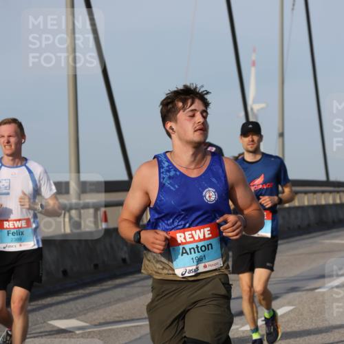 03.10.2026 - Köhlbrandbrückenlauf Strokosch-Dieckow http://msf.ph/oto/10603443 03.10.2026 09:39:46 Position 2 2389, 1961 meine-sportfotos.de