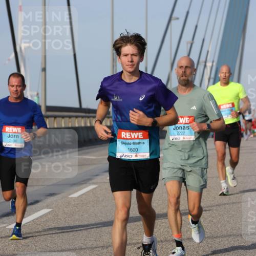 03.10.2026 - Köhlbrandbrückenlauf Strokosch-Dieckow http://msf.ph/oto/10603454 03.10.2026 09:39:51 Position 2 2138, 1600, 2222 meine-sportfotos.de