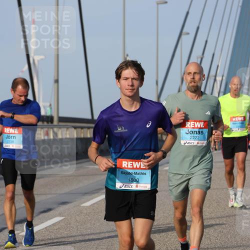 03.10.2026 - Köhlbrandbrückenlauf Strokosch-Dieckow http://msf.ph/oto/10603472 03.10.2026 09:39:51 Position 2 2138, 1600, 2222 meine-sportfotos.de