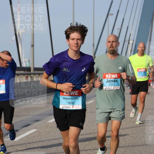03.10.2026 - Köhlbrandbrückenlauf Strokosch-Dieckow http://msf.ph/oto/10603493 03.10.2026 09:39:51 Position 2 1600, 2222, 2312 meine-sportfotos.de