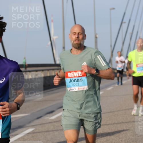 03.10.2026 - Köhlbrandbrückenlauf Strokosch-Dieckow http://msf.ph/oto/10603499 03.10.2026 09:39:53 Position 2 2222 meine-sportfotos.de