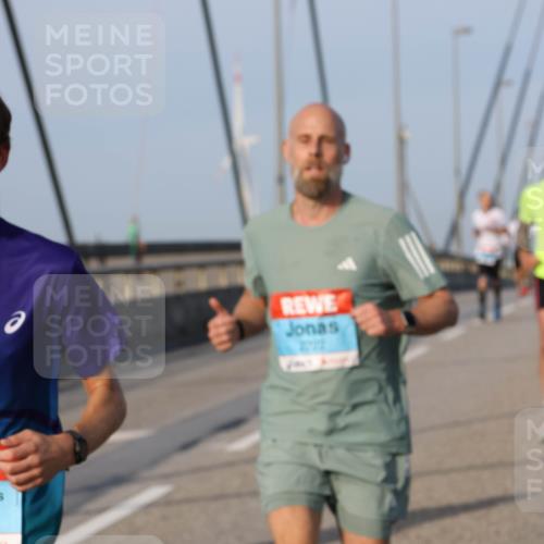 03.10.2026 - Köhlbrandbrückenlauf Strokosch-Dieckow http://msf.ph/oto/10603506 03.10.2026 09:39:53 Position 2  meine-sportfotos.de