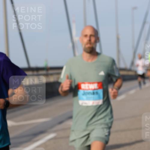 03.10.2026 - Köhlbrandbrückenlauf Strokosch-Dieckow http://msf.ph/oto/10603517 03.10.2026 09:39:53 Position 2  meine-sportfotos.de