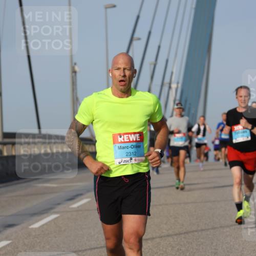 03.10.2026 - Köhlbrandbrückenlauf Strokosch-Dieckow http://msf.ph/oto/10603522 03.10.2026 09:39:55 Position 2 2312 meine-sportfotos.de