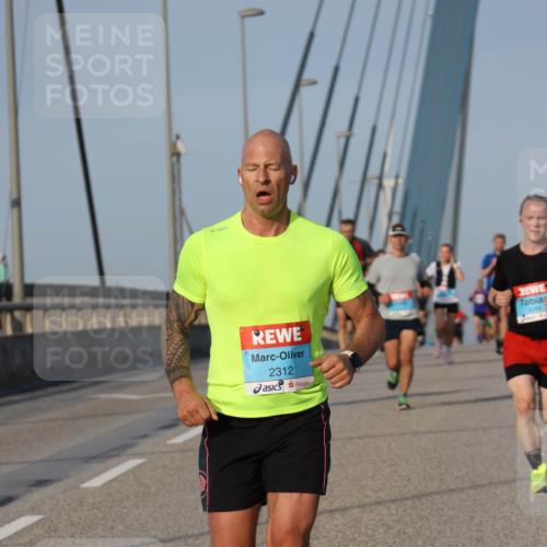 03.10.2026 - Köhlbrandbrückenlauf Strokosch-Dieckow http://msf.ph/oto/10603535 03.10.2026 09:39:55 Position 2 2312, 2049 meine-sportfotos.de