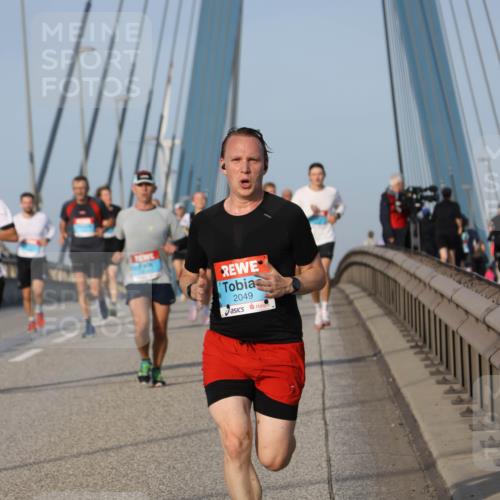 03.10.2026 - Köhlbrandbrückenlauf Strokosch-Dieckow http://msf.ph/oto/10603556 03.10.2026 09:39:57 Position 2 2049 meine-sportfotos.de