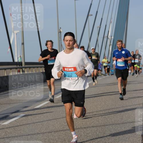 03.10.2026 - Köhlbrandbrückenlauf Strokosch-Dieckow http://msf.ph/oto/10603631 03.10.2026 09:40:05 Position 2 3838 meine-sportfotos.de