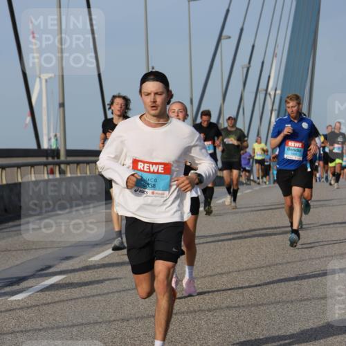 03.10.2026 - Köhlbrandbrückenlauf Strokosch-Dieckow http://msf.ph/oto/10603659 03.10.2026 09:40:05 Position 2 3838 meine-sportfotos.de