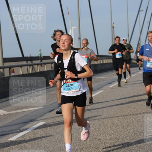 03.10.2026 - Köhlbrandbrückenlauf Strokosch-Dieckow http://msf.ph/oto/10603667 03.10.2026 09:40:07 Position 2 2300, 182 meine-sportfotos.de