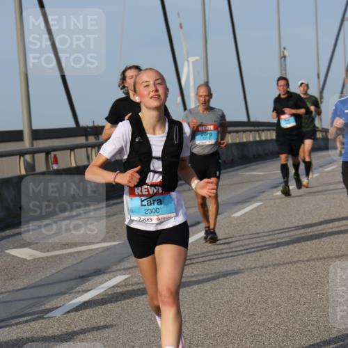 03.10.2026 - Köhlbrandbrückenlauf Strokosch-Dieckow http://msf.ph/oto/10603696 03.10.2026 09:40:08 Position 2 2300 meine-sportfotos.de