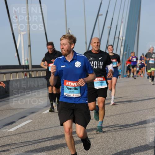 03.10.2026 - Köhlbrandbrückenlauf Strokosch-Dieckow http://msf.ph/oto/10603722 03.10.2026 09:40:09 Position 2 1829, 2189 meine-sportfotos.de