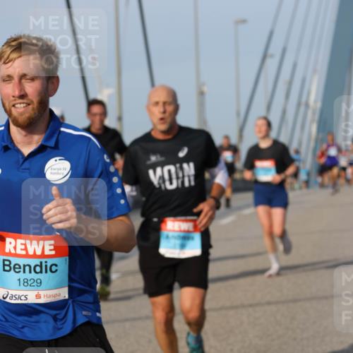 03.10.2026 - Köhlbrandbrückenlauf Strokosch-Dieckow http://msf.ph/oto/10603744 03.10.2026 09:40:11 Position 2 1829 meine-sportfotos.de