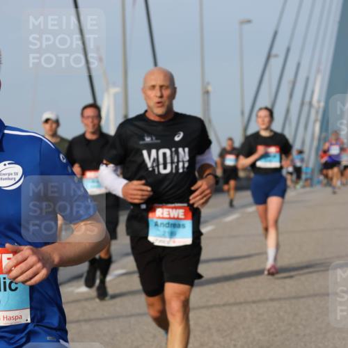 03.10.2026 - Köhlbrandbrückenlauf Strokosch-Dieckow http://msf.ph/oto/10603762 03.10.2026 09:40:11 Position 2  meine-sportfotos.de