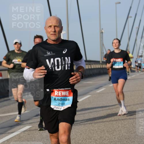 03.10.2026 - Köhlbrandbrückenlauf Strokosch-Dieckow http://msf.ph/oto/10603769 03.10.2026 09:40:12 Position 2 2189 meine-sportfotos.de