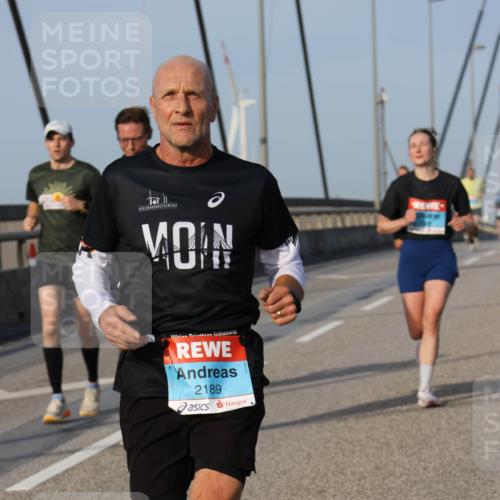 03.10.2026 - Köhlbrandbrückenlauf Strokosch-Dieckow http://msf.ph/oto/10603786 03.10.2026 09:40:12 Position 2 2189 meine-sportfotos.de