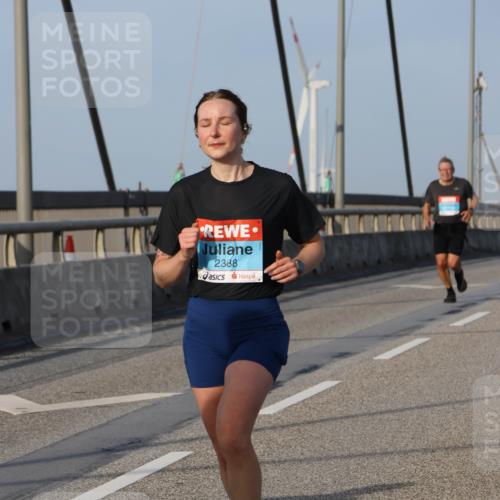 03.10.2026 - Köhlbrandbrückenlauf Strokosch-Dieckow http://msf.ph/oto/10603804 03.10.2026 09:40:14 Position 2 2388 meine-sportfotos.de
