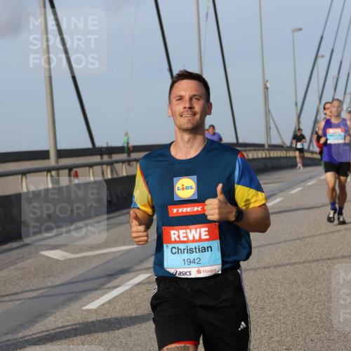 03.10.2026 - Köhlbrandbrückenlauf Strokosch-Dieckow http://msf.ph/oto/10603898 03.10.2026 09:40:22 Position 2 1942 meine-sportfotos.de