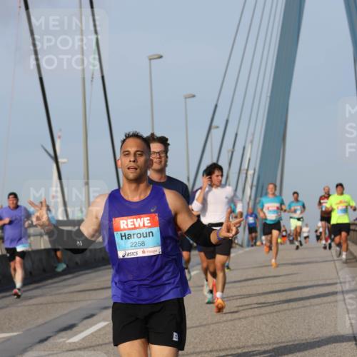 03.10.2026 - Köhlbrandbrückenlauf Strokosch-Dieckow http://msf.ph/oto/10603922 03.10.2026 09:40:27 Position 2 2258 meine-sportfotos.de
