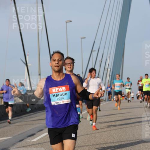03.10.2026 - Köhlbrandbrückenlauf Strokosch-Dieckow http://msf.ph/oto/10603929 03.10.2026 09:40:27 Position 2 2258 meine-sportfotos.de