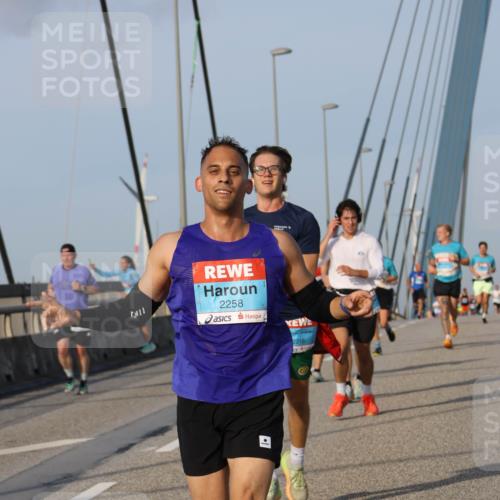 03.10.2026 - Köhlbrandbrückenlauf Strokosch-Dieckow http://msf.ph/oto/10603951 03.10.2026 09:40:27 Position 2 5, 11, 2258, 2316 meine-sportfotos.de